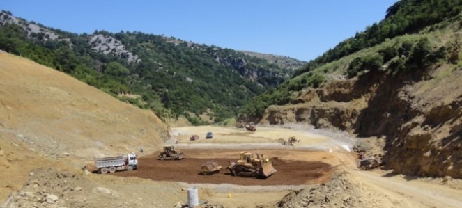 ΦΡΑΓΜΑ ΜΑΥΡΟΜΑΤΙΟΥ ΑΛΜΥΡΟΥ