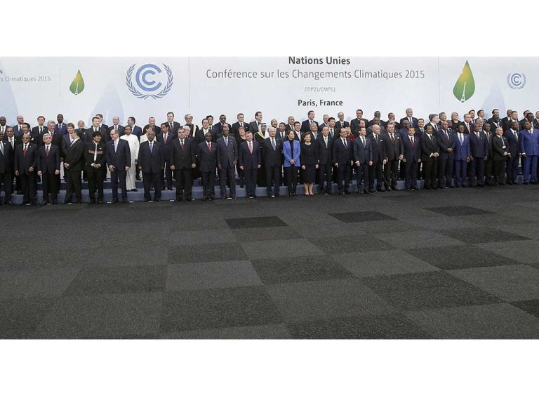 cop21_family_photo