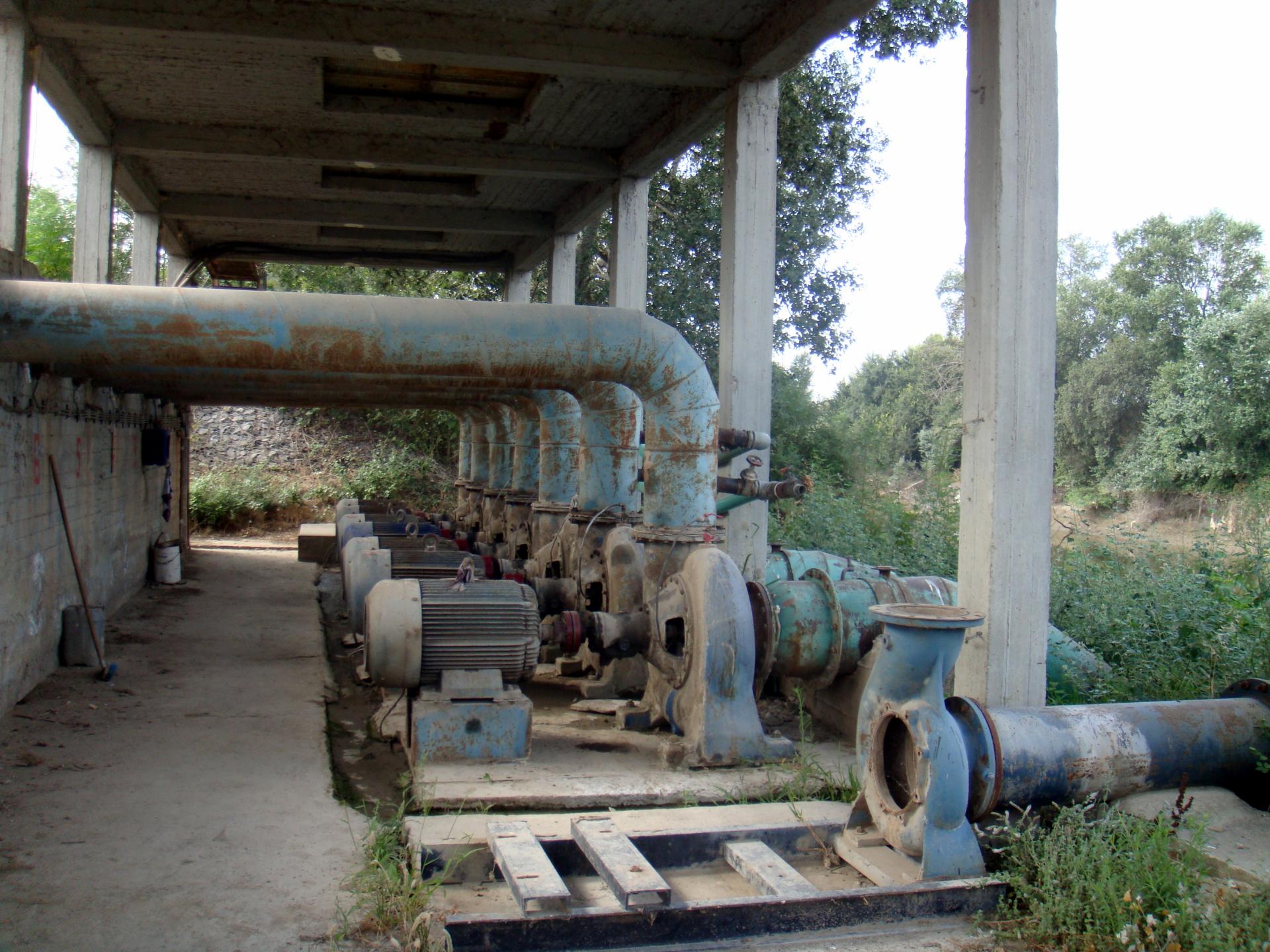 2005_10_27_e_antliostasio_toev_pineioy